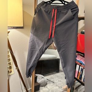 Figs Women’s Charcoal Zamora High Waisted Petite Jogger Scrub Pants